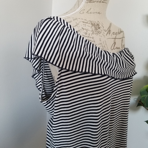 A New Day Brand Black & White Top - Picture 1 of 6